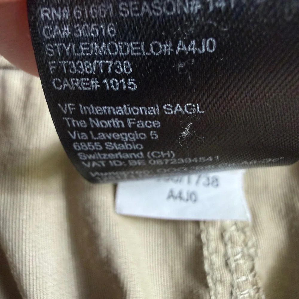 The North Face Convertible Cargo Pants Mens Large Tan Hiking Outdoor Relaxed Fit